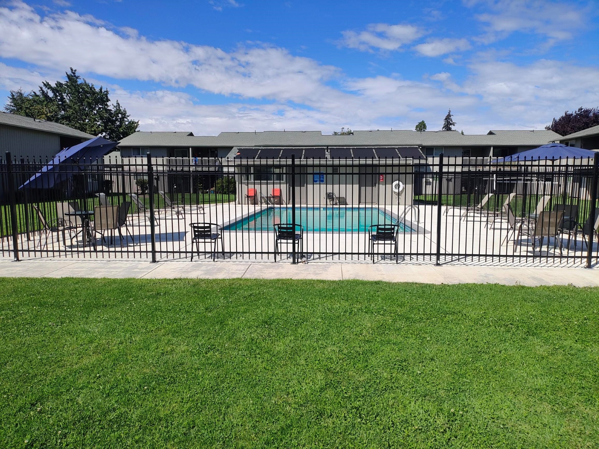 Sequoia Apartments | Pool
